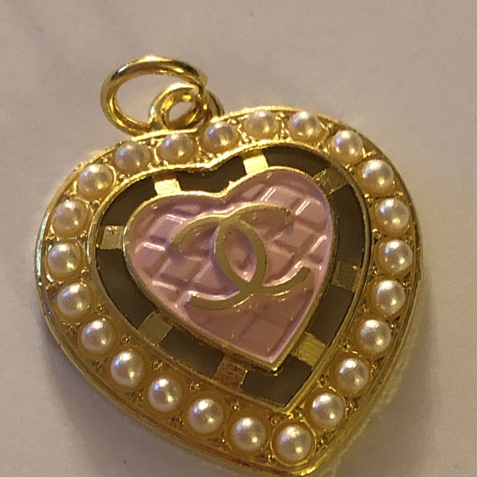 Chanel Pink Heart With Faux Pearls, 20mm
