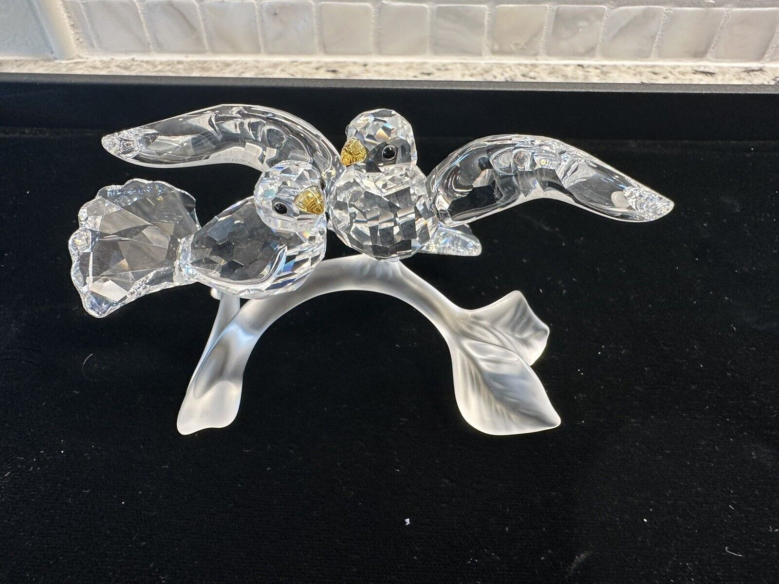 Swarovski crystal figurine Turtledoves 657378 Mint in box