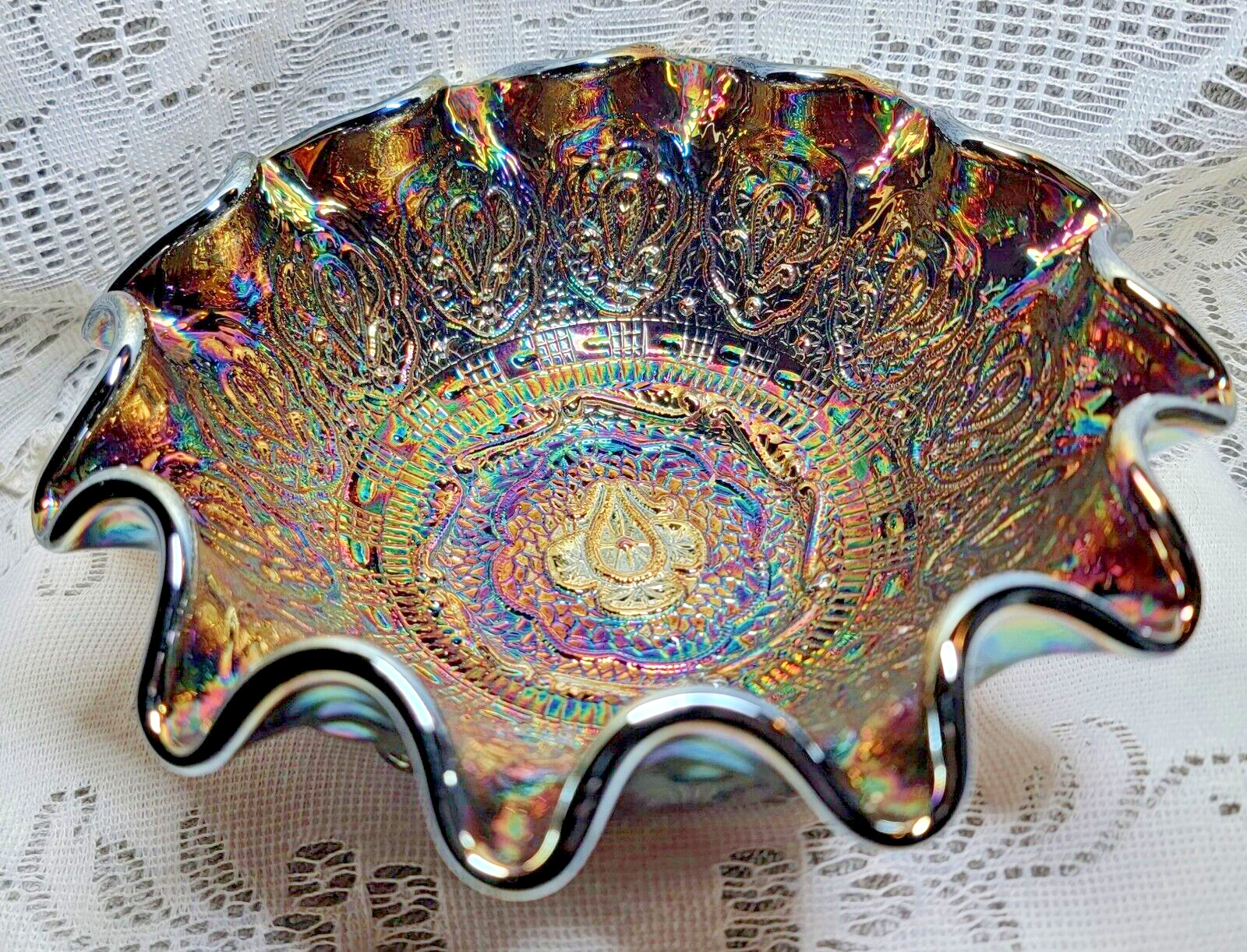 Vintage Fenton Carnival Glass Purple Amethyst Persian Medallion Bowl