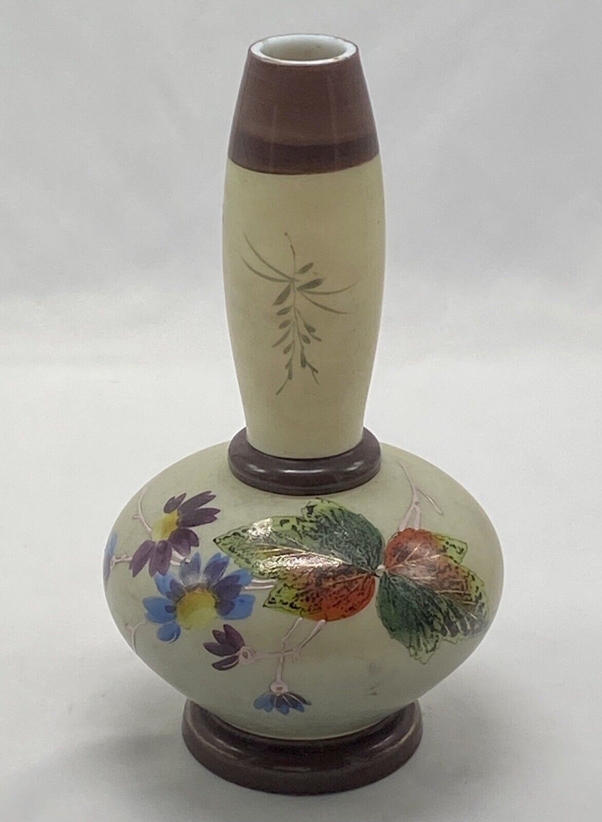 Antique Chinese Gorgeous Handpainted  Florals Ewer Vase W/Gold Accents 10.5\