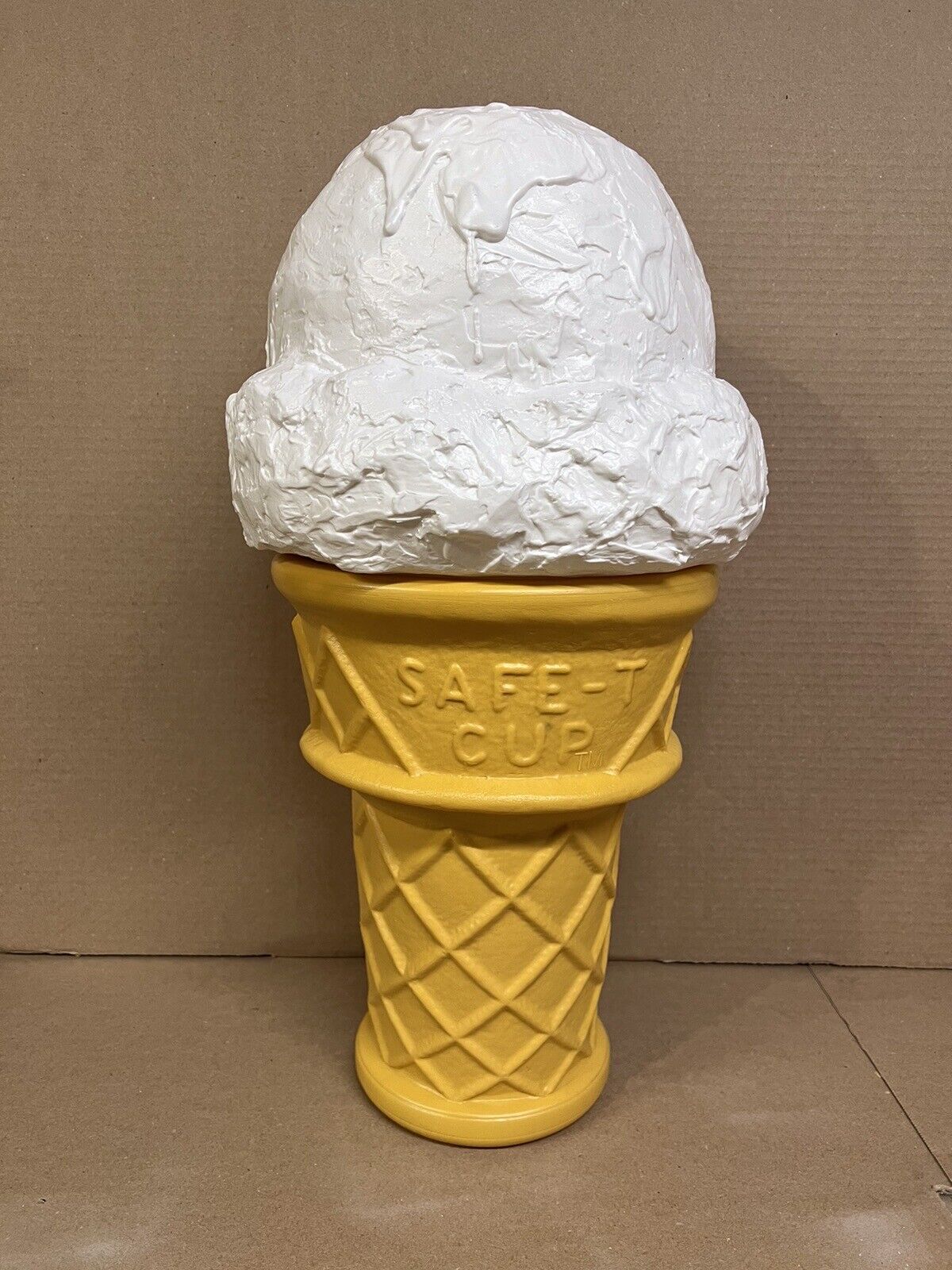 Blow Mold Giant Plastic Ice Cream Cone Display Vanilla SCOOP Safe T Cup LIGHTED