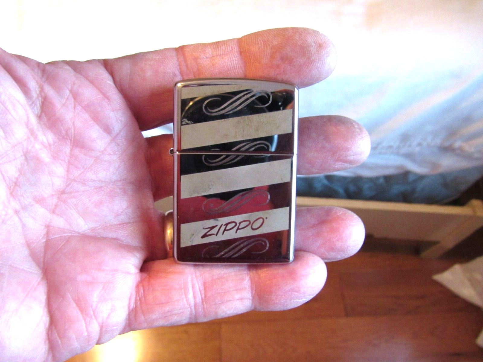 Vintage Pre-Owned Zippo High Polish Barber Pole Effect Cigarette Lighter F 08