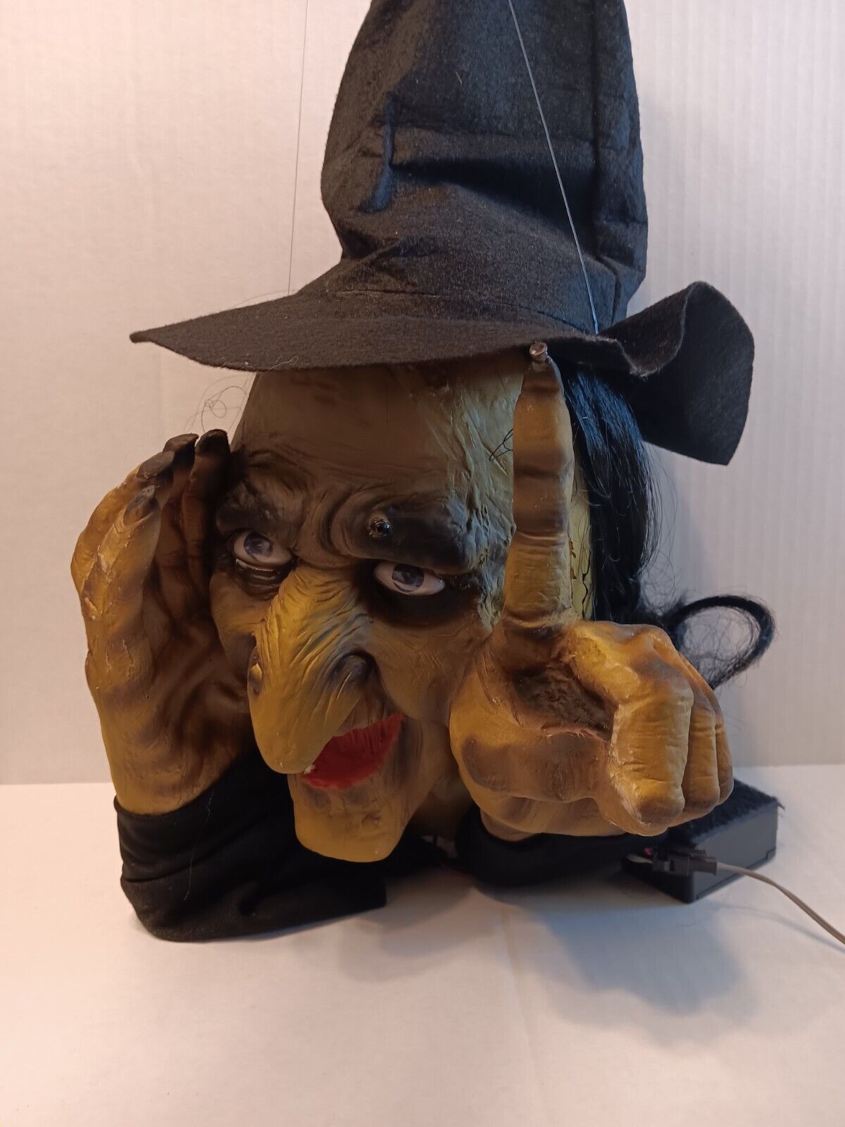 Scary Peeper, Tapping Witch, Window Prop