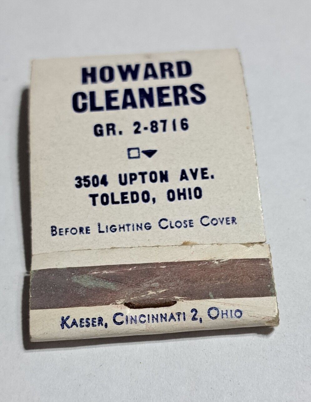 Vtg Howard cleaners Toledo Ohio  matchbook empty 