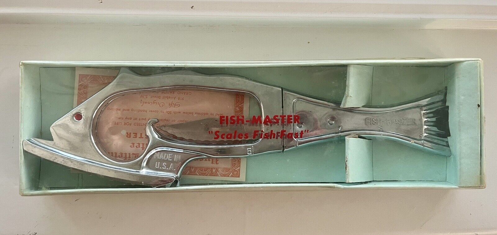 NIB Vintage Fish Master 2 in 1 Fish Scaler w/ Built - In Knife 