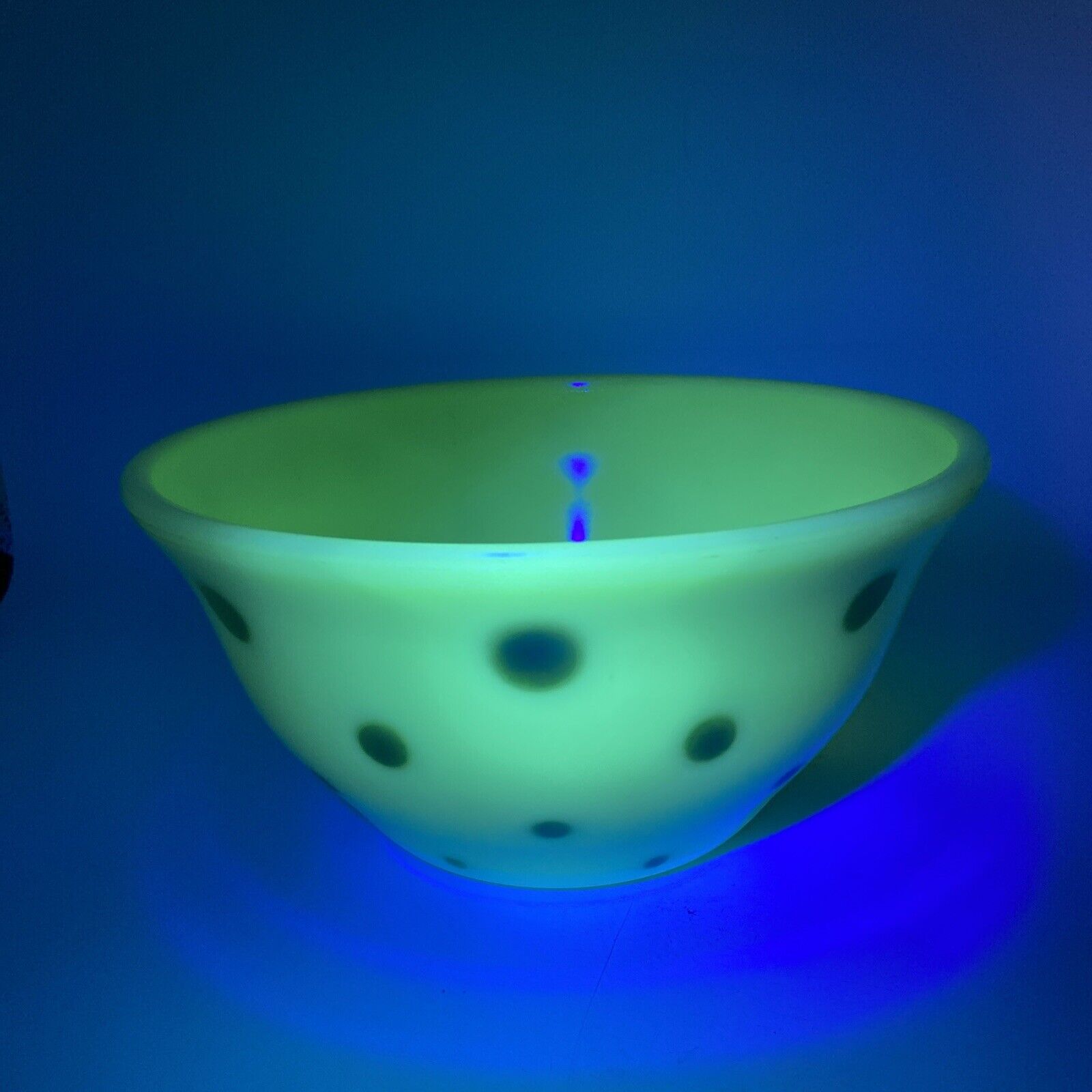 Vintage McKee 9” Custard Colored Bowl With Jadite Green Dots UV Glow Mixing Bowl