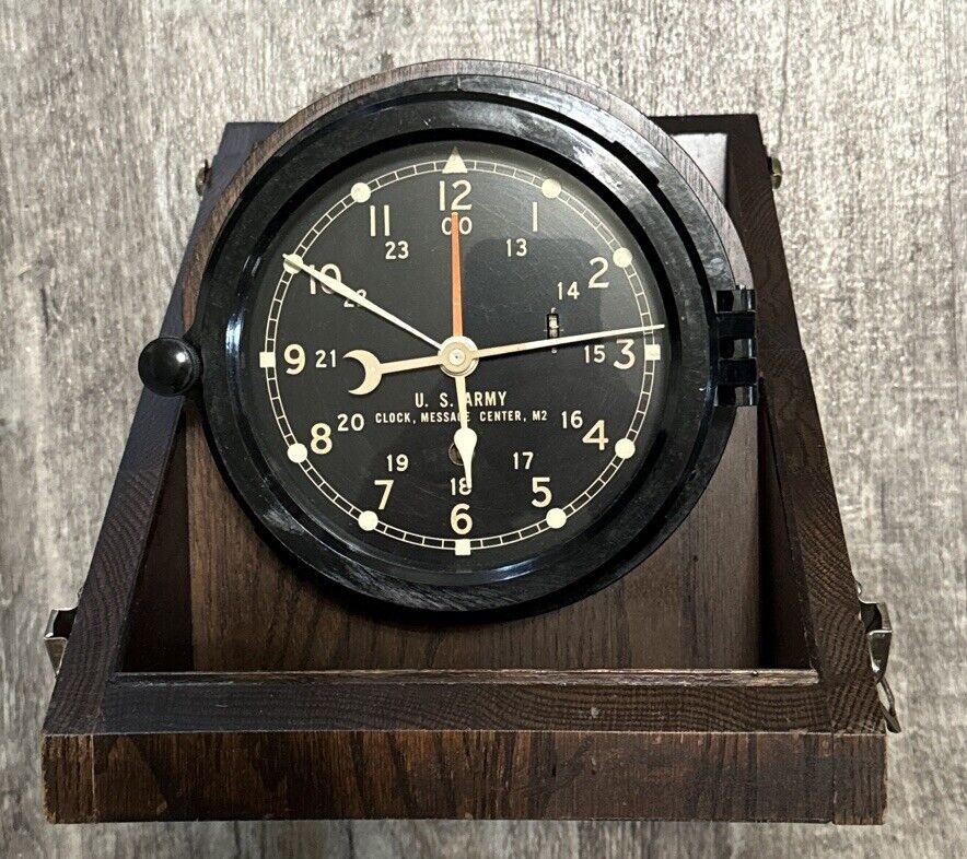 US ARMY M2 CLOCK BY CHELSEA CLOCK CO. SN: 710913 - KEY  **WORKS**