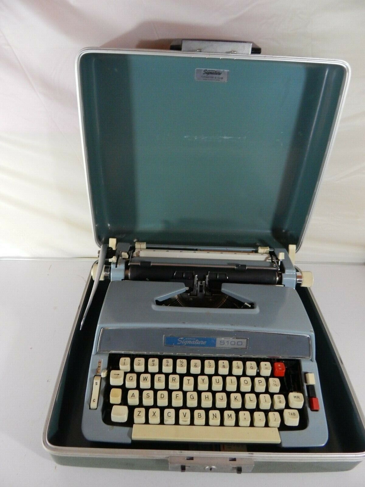 *VERY RARE* Vintage Wards Signature 510D Typewriter with Case *READ DESCRIPTION*