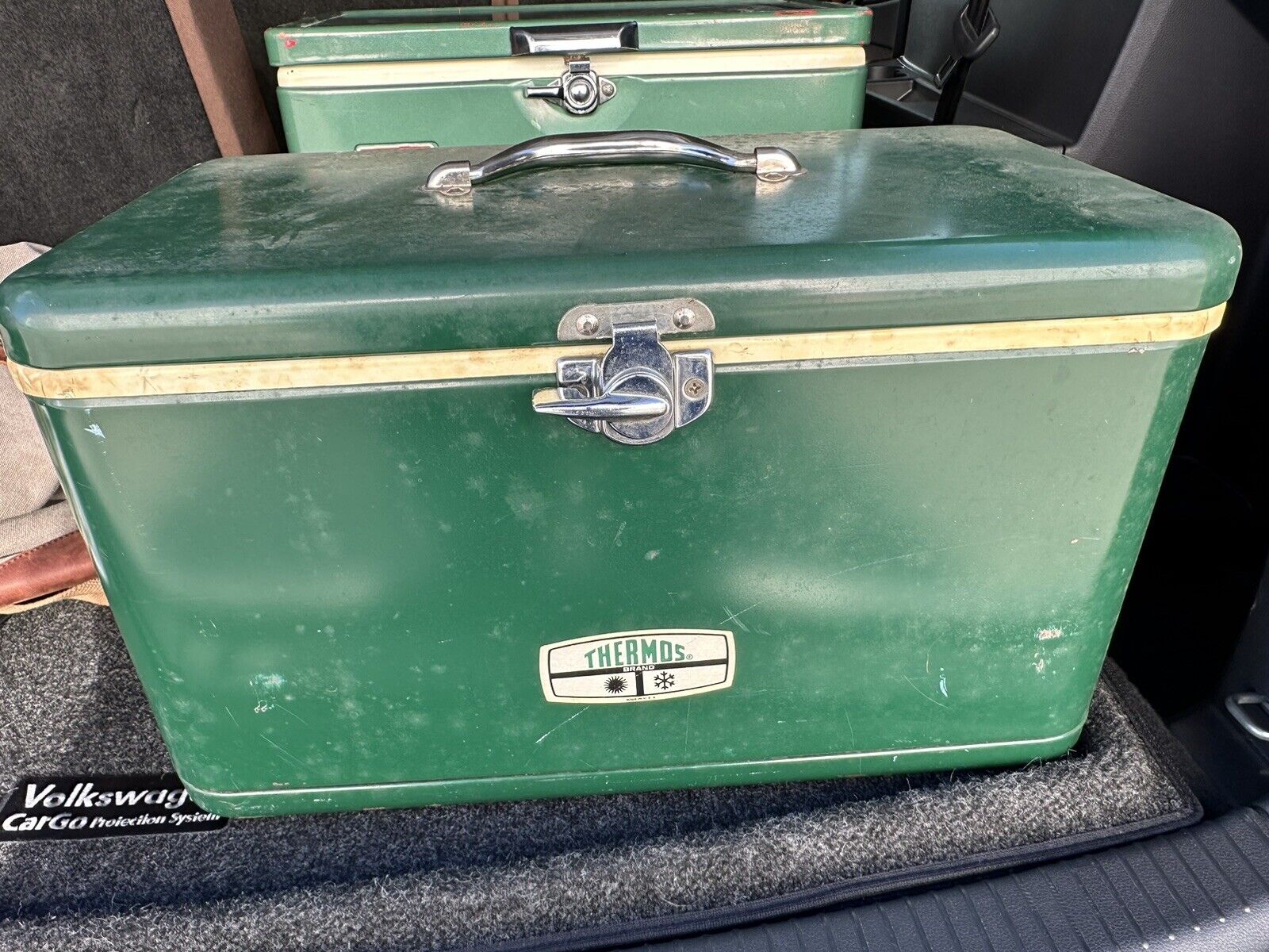 VINTAGE THERMOS COOLER ICE CHEST GREEN METAL TOP HANDLE LATCHING See Description