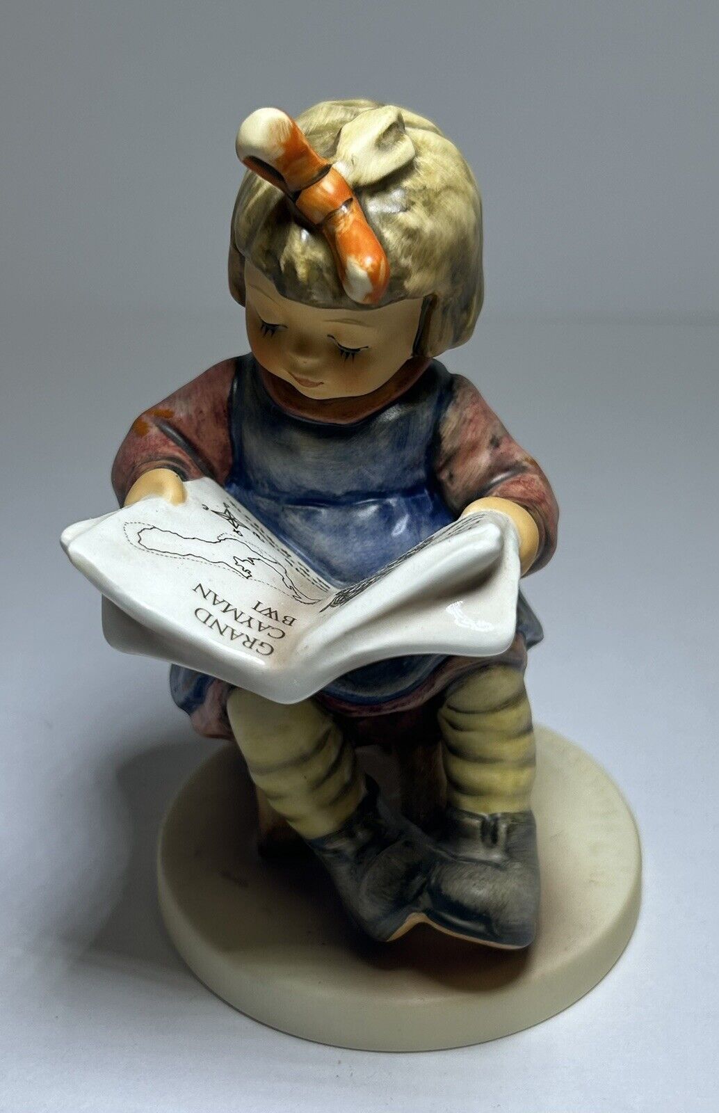 1981 Signed Hummel What's New? #418 Exclusive Grand Cayman Girl With Newsletter