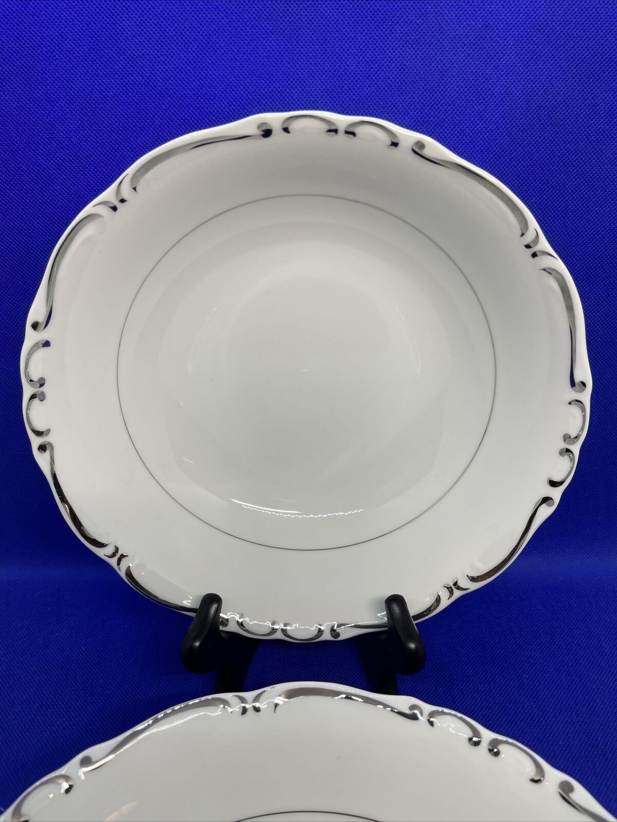 Vintage Ucagco Round Serving Bowl 9”One Quart Capacity White Platinum Japan