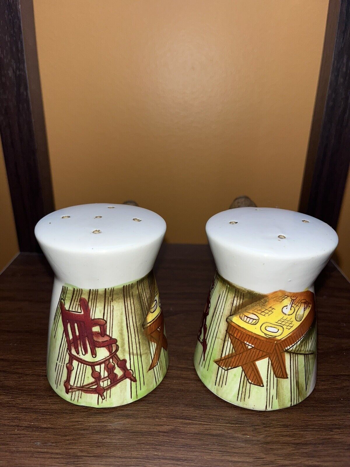 Davar Salt & Pepper Shakers ,Ceramic ,made In Japan Wood Handles brass Vintage