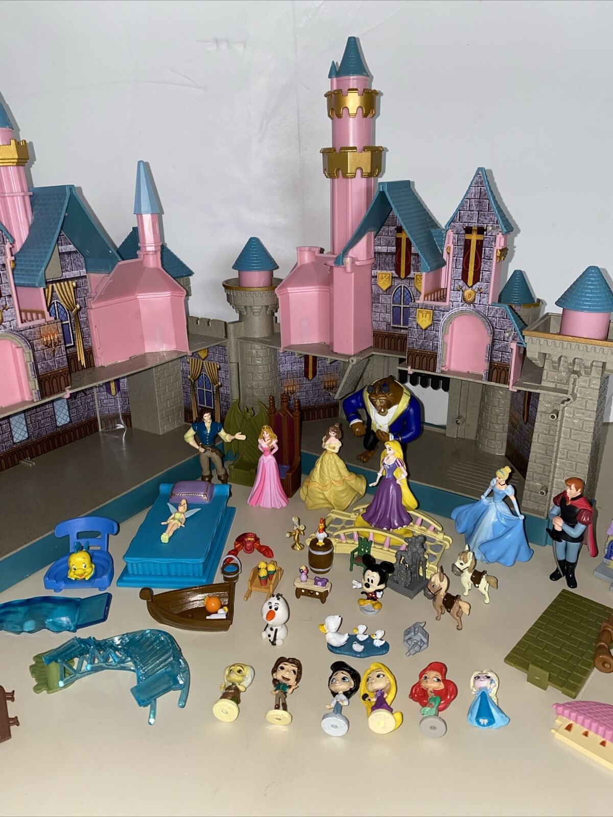 Disneyland Walt Disney World Sleeping Beauty Castle Playset With Accessories.