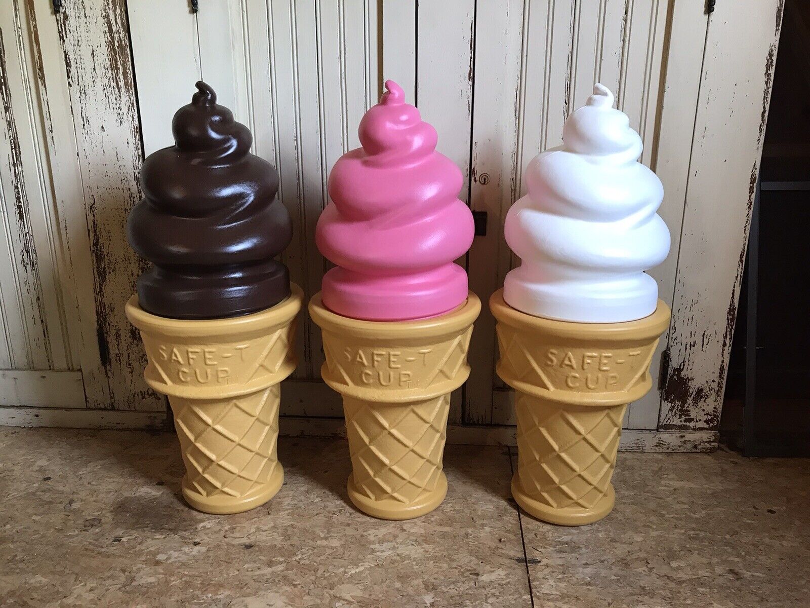 Blow Mold Giant Plastic Ice Cream Cone Displays Swirl Safe T Cup Lot Of 3