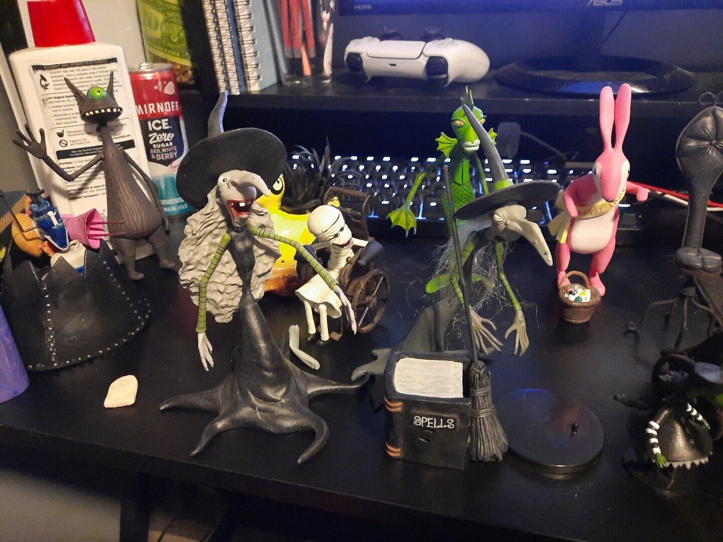 Huge Nightmare  Before Christmas Action Figure Lot Of 30 With Lots Of Extras