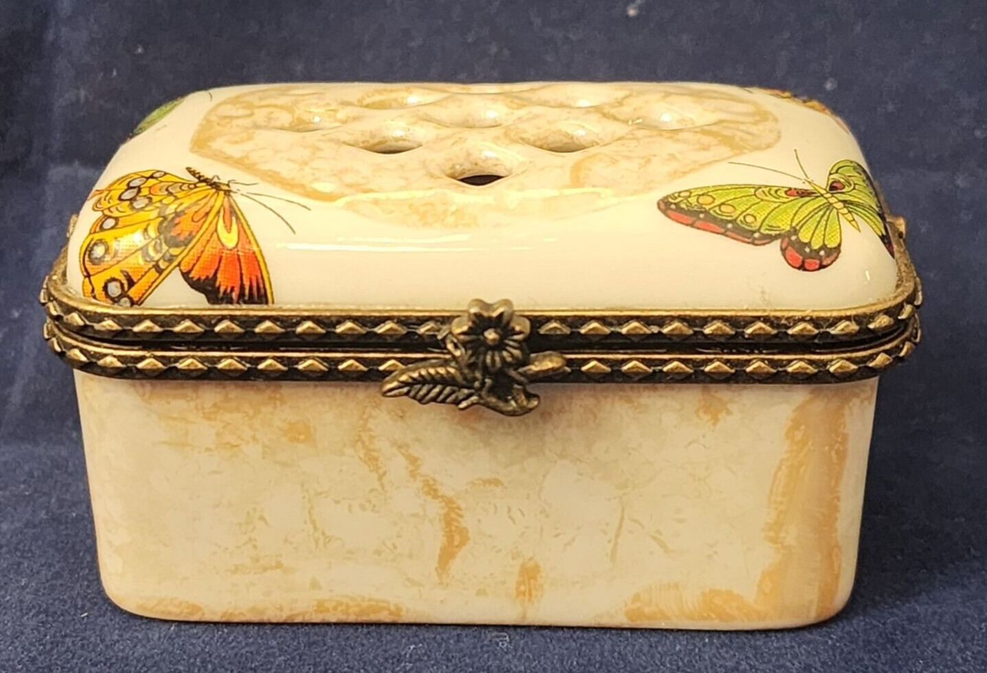Vintage Tiny Butterfly Trinket Box Porcelain Metal Clasp