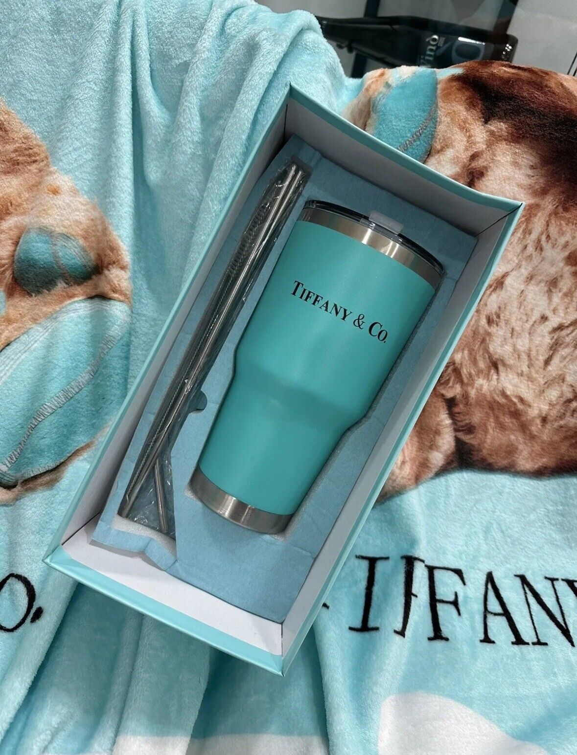 Tiffany & Co Blue Stainless Steel Tumbler and Blanket Gift Set
