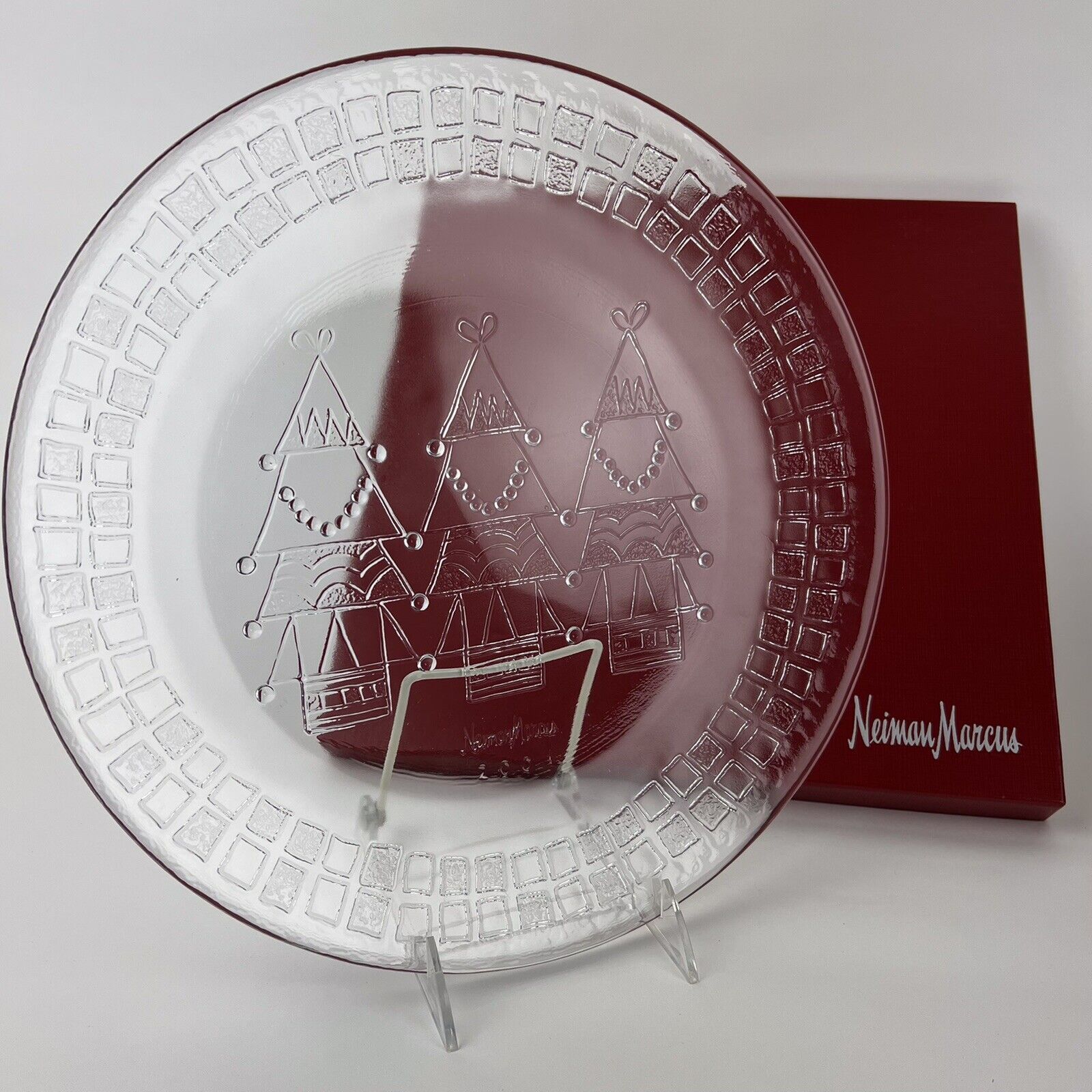 2001 Neiman Marcus Crystal Clear 13” Platter Christmas Tree Round Plate Vintage 