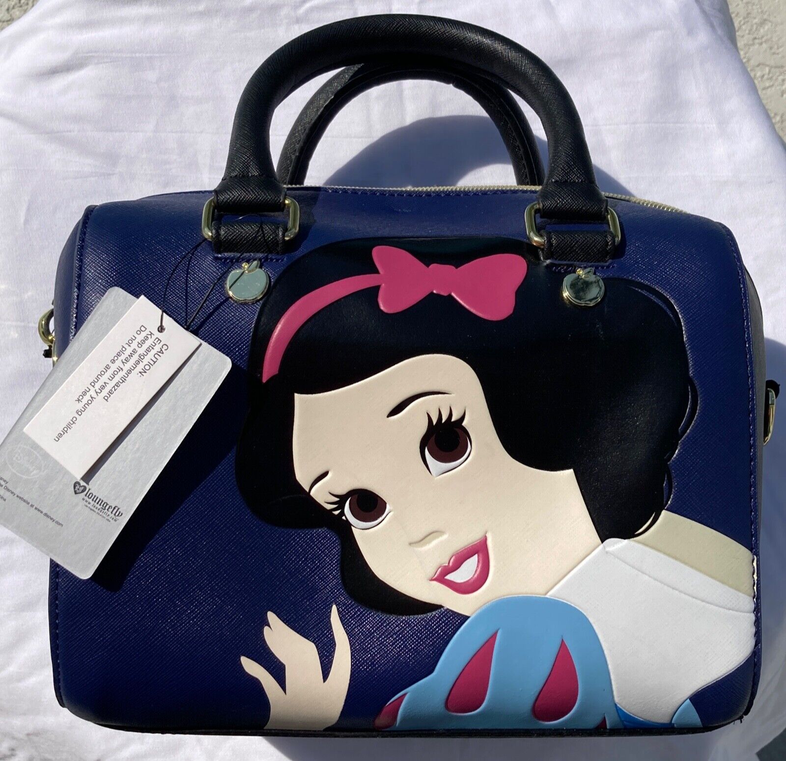 Disney Snow White 2017 Loungefly Heart Tag NWT Barrel Bag BoxLunch Never Used