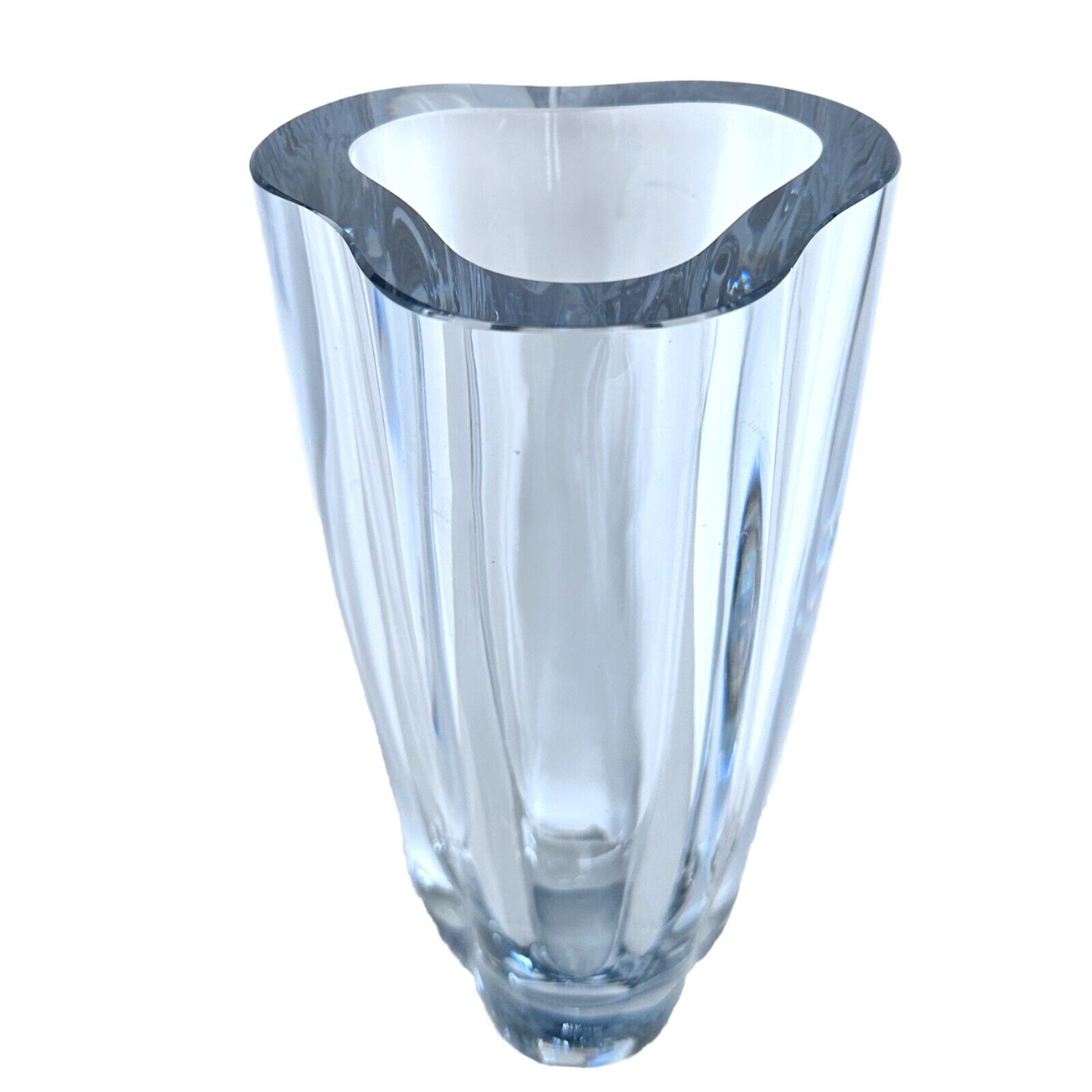 Asta Stromberg B905 Vase Tri-Symmetric Blue Ice Crystal Glass Waves, w/Signature