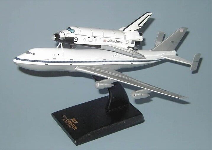 NASA Boeing 747 + Space Shuttle Discovery Desk Display Model 1/200 SC Airplane