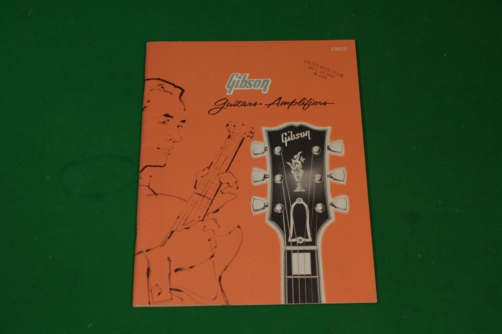 Vintage - Rare - 1962 Gibson Guitar & Amplifier Catalog - Excellent condition