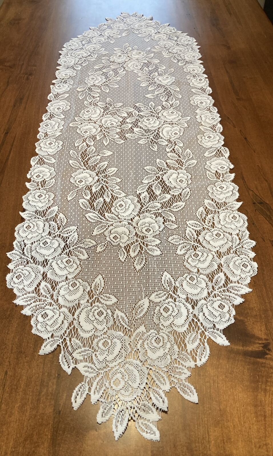 Collectable Heritage Lace 46 Inch Table Runner With Roses Very Elegant