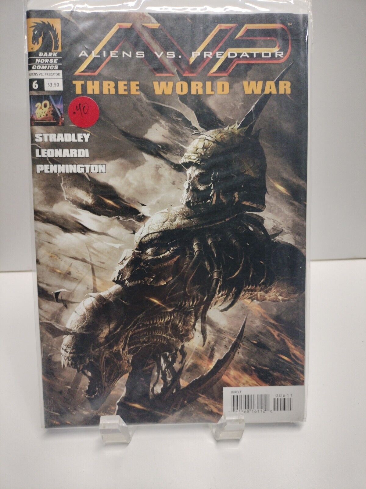 ALIENS vs PREDATOR Three World War #6 (2010 ) Dark Horse Comics FINE