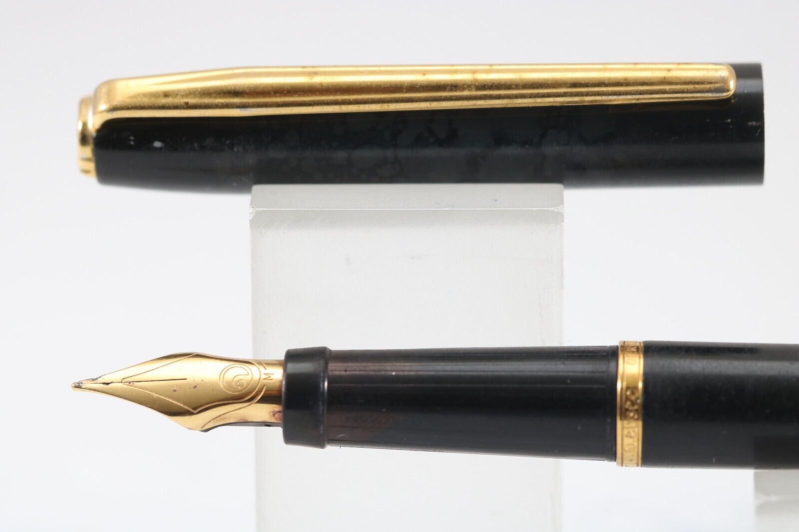Vintage (c1995-99) Elysee Caprice Grey Medium Fountain Pen, GT
