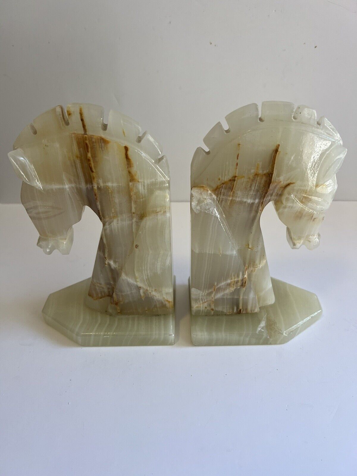 READ Vtg Trojan Horse Head Bookends Carved Onyx Rock Marble Stone Book Ends Set