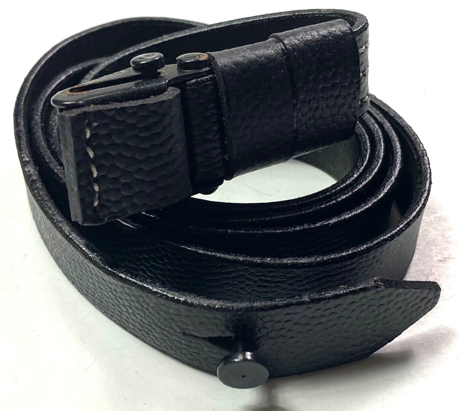 WWII GERMAN MP LEATHER CARRY SLING-BLACK PEBBLED LEATHER