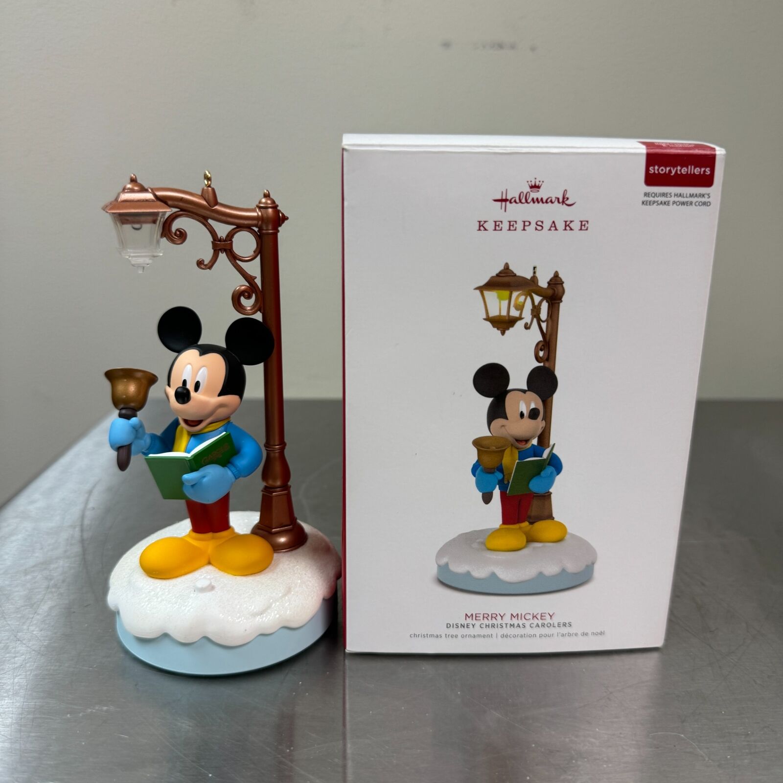 Hallmark Keepsake 2018 MERRY MICKEY MOUSE Walt Disney Ornament Storytellers