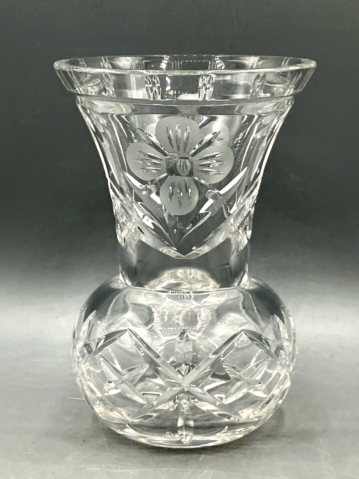 Beautiful Crystal Cut & Etched Flower Vase