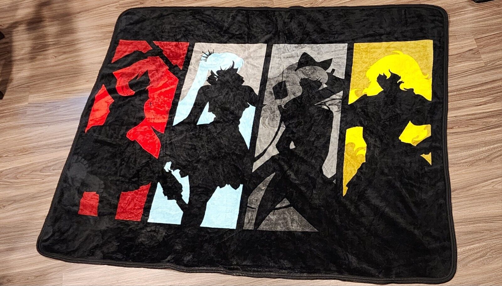 OFFICIAL RARE LICENSED RWBY Throw Blanket Rooster Teeth Team RWBY OUT OF PRINT