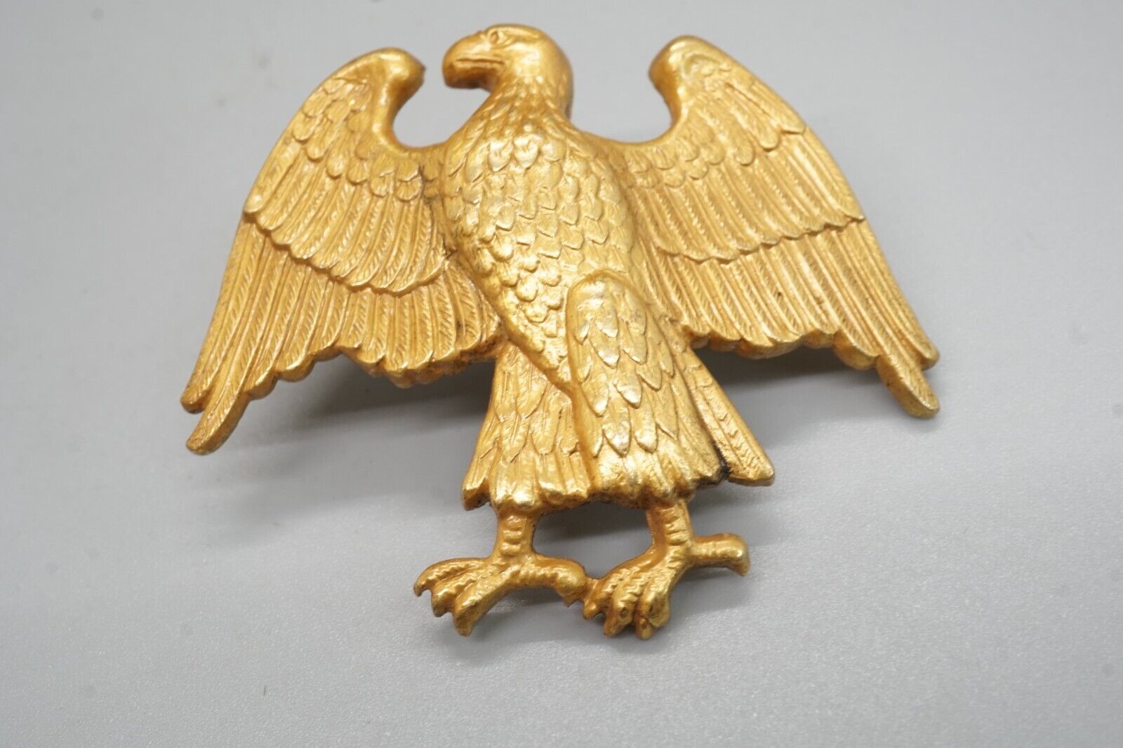 WWII 1943-1944 WAC Womens Army Corps Officer Walking Eagle Hat Badge OBSOLETE