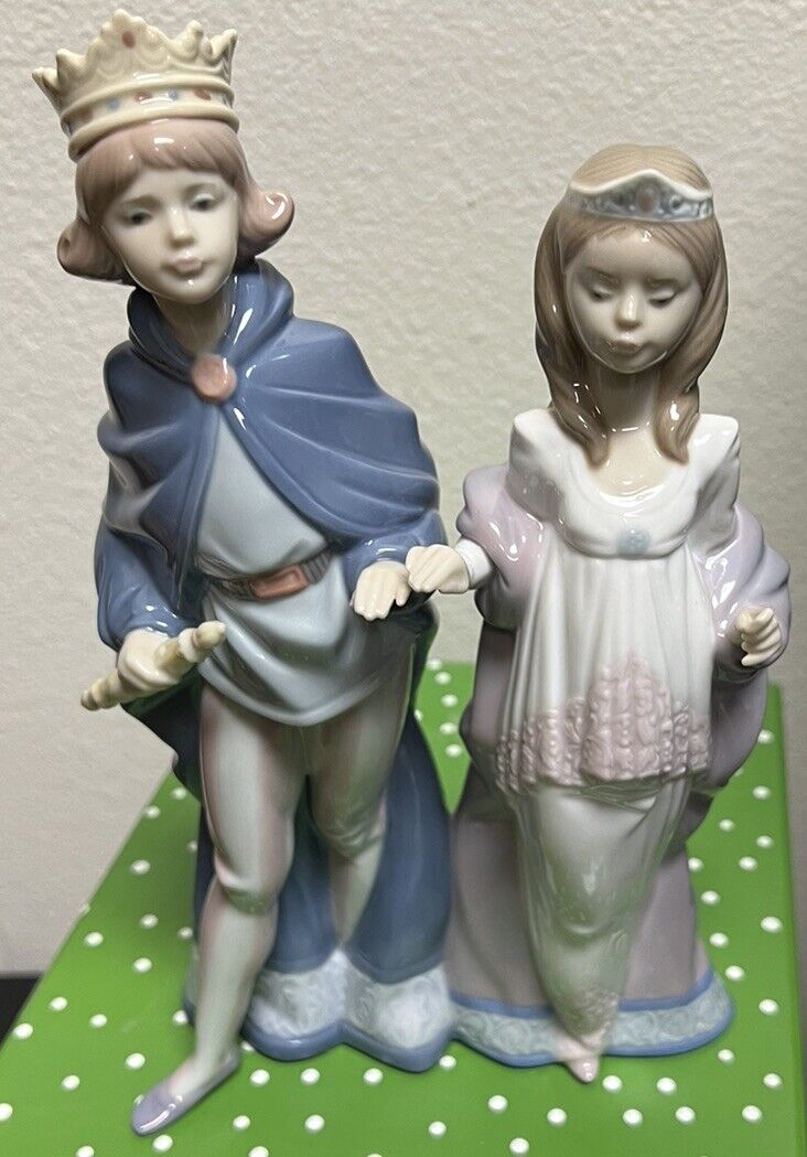 Lladro 6116 Medieval Majesty , King and Queen Retired Mint No Box Rare