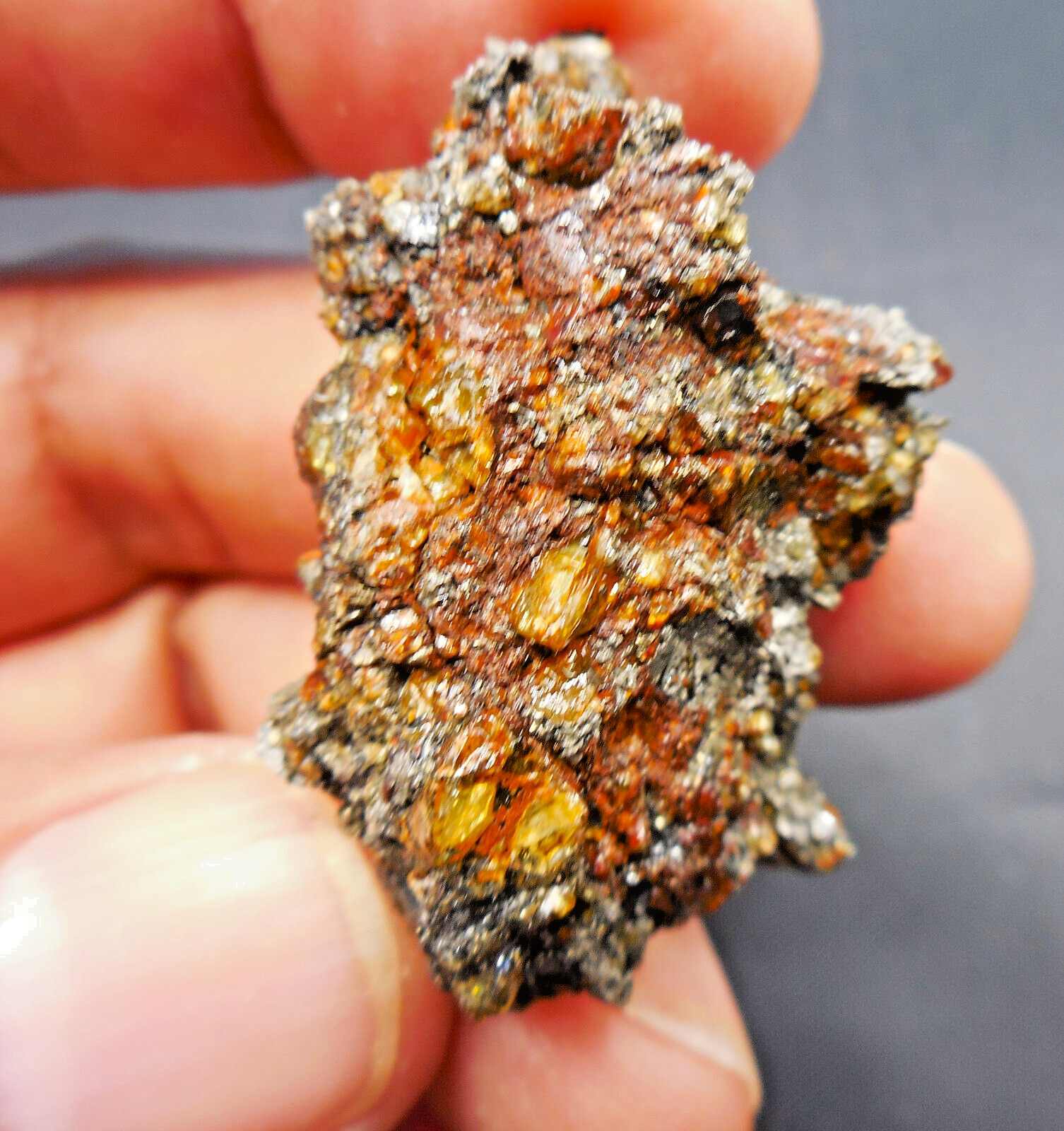 25.70 gram - BRAHIN PALLASITE METEORITE crystal - Stabilized and beautiful