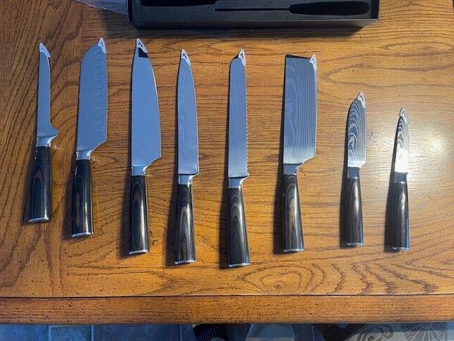 New set  Stainless Damascus Pattern (laser engraved) kitchen knives 8 knife set