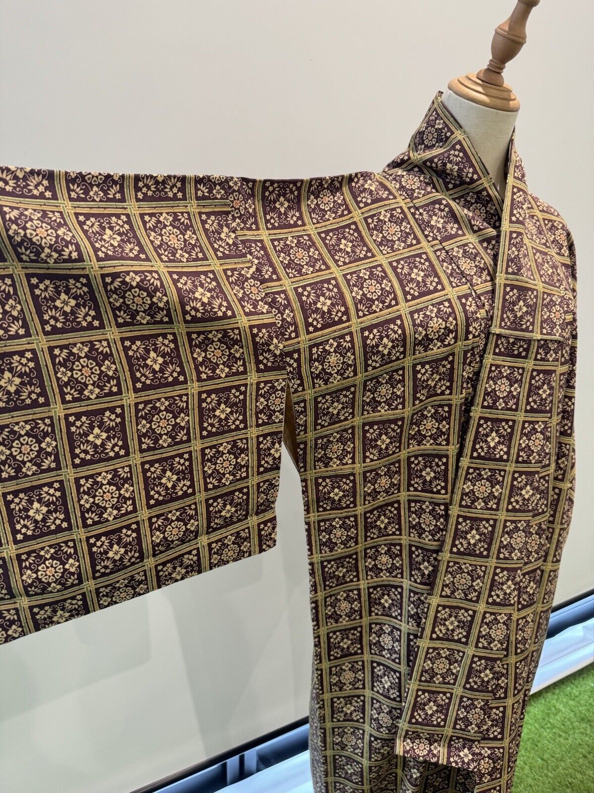 Japanese Antique KIMONO Vintage SILK Dress cardigan authentic robe Brown
