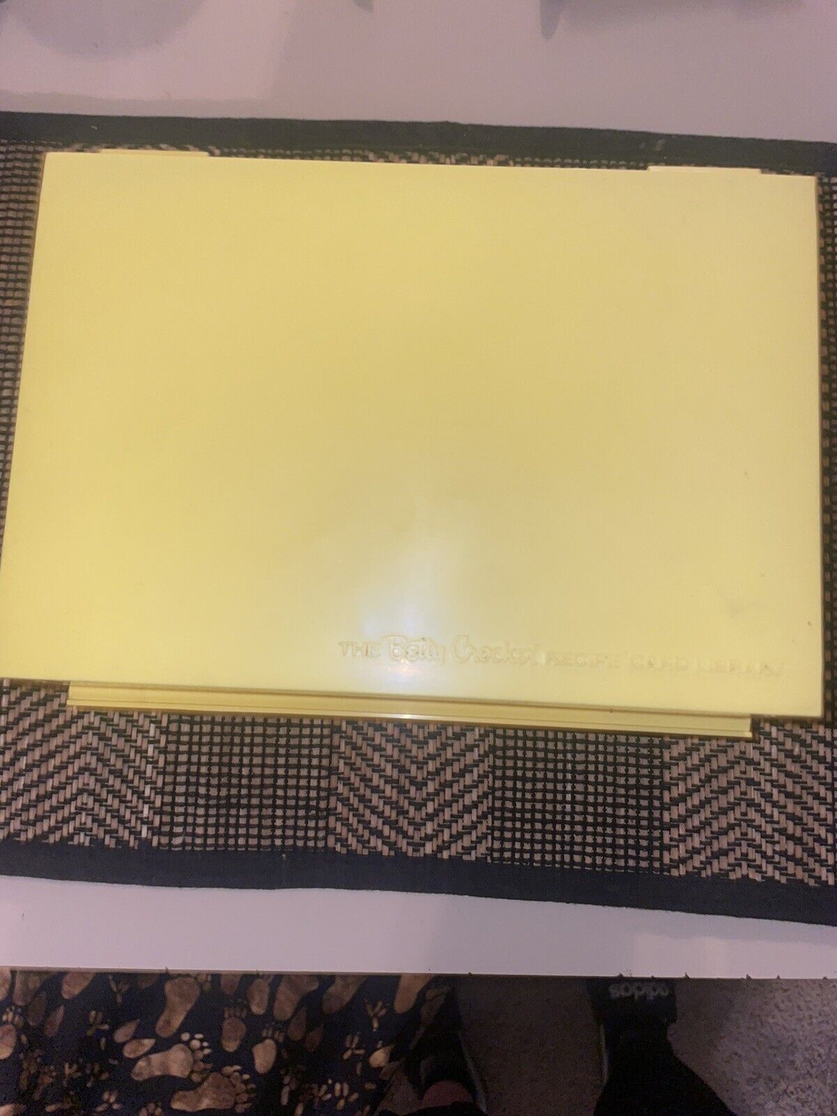Vntg  1971 Betty Crocker Recipe Card Library 2 Tone Yellow Box Some Cards Gone