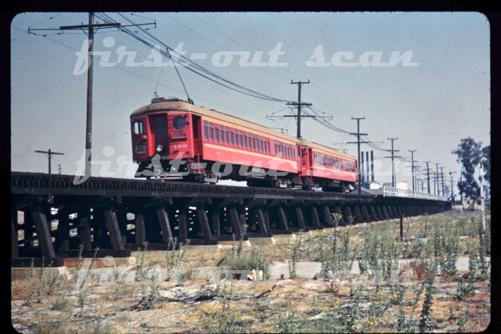 R DUPLICATE SLIDE - Pacific Electric PE 409 Trolley Electric Action on Bridge