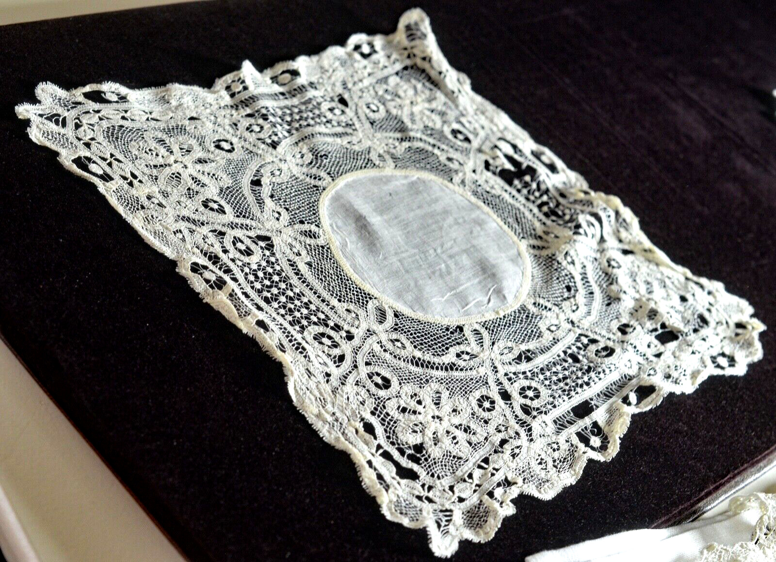 Antique Hand Made Tape Lace Hanky VV705