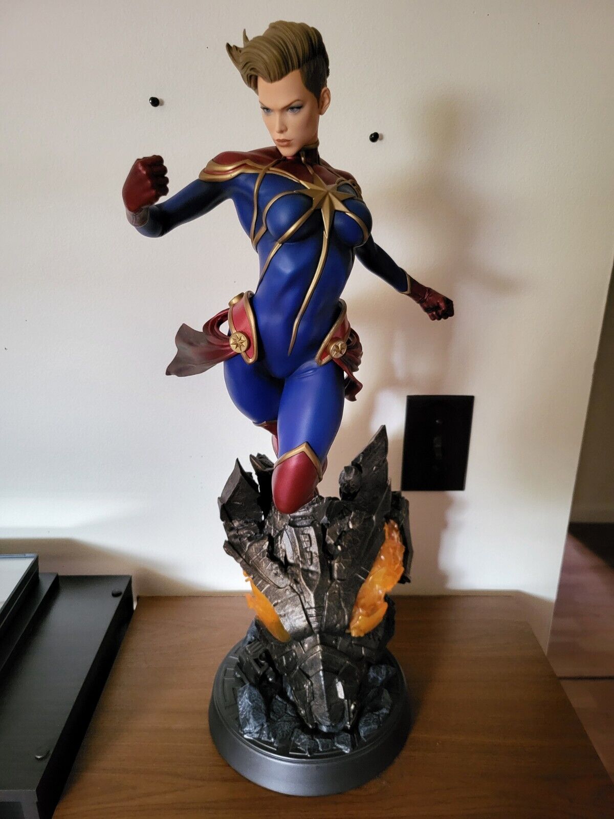 Sideshow Captain Marvel Exclusive Premium Format Statue 837/1500