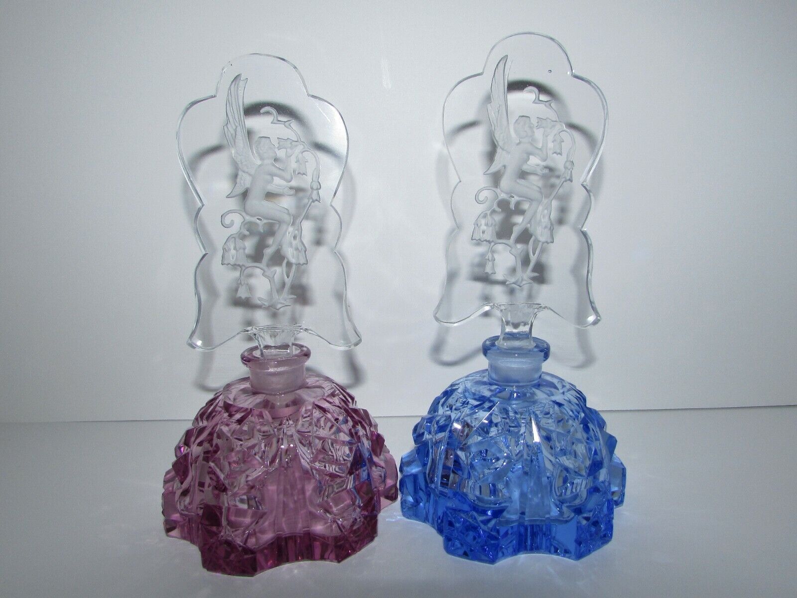 Beautiful Pair of Vintage Czech Perfume Bottles with Intaglio Cut Stoppers 892