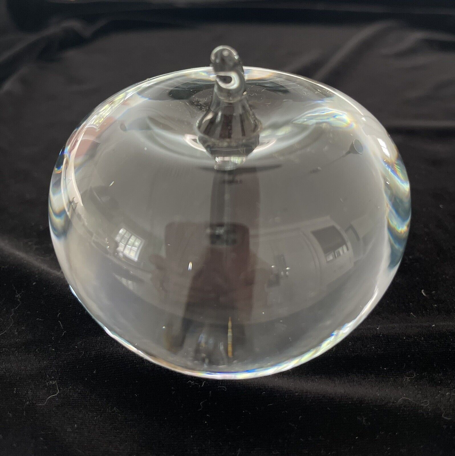 Crystal Apple from Sweden paperweight DS54