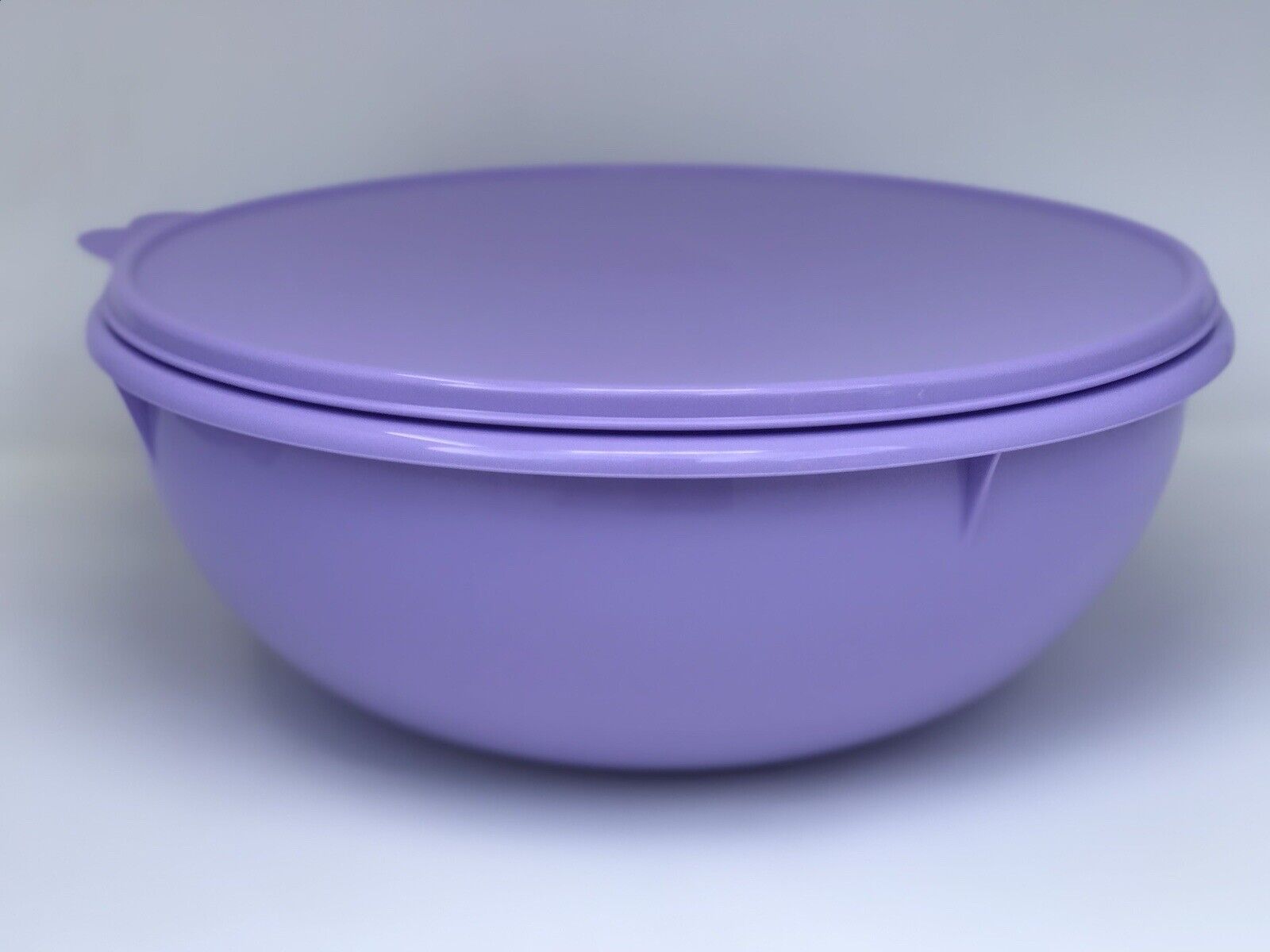 Tupperware Classic Fix-n-mix Bowl 26 Cup with same color seal - lilac