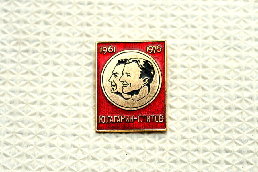 USSR, Vintage Pin Badge Y Gagarin & G Titov The 1st And 2nd Soviet Astronauts