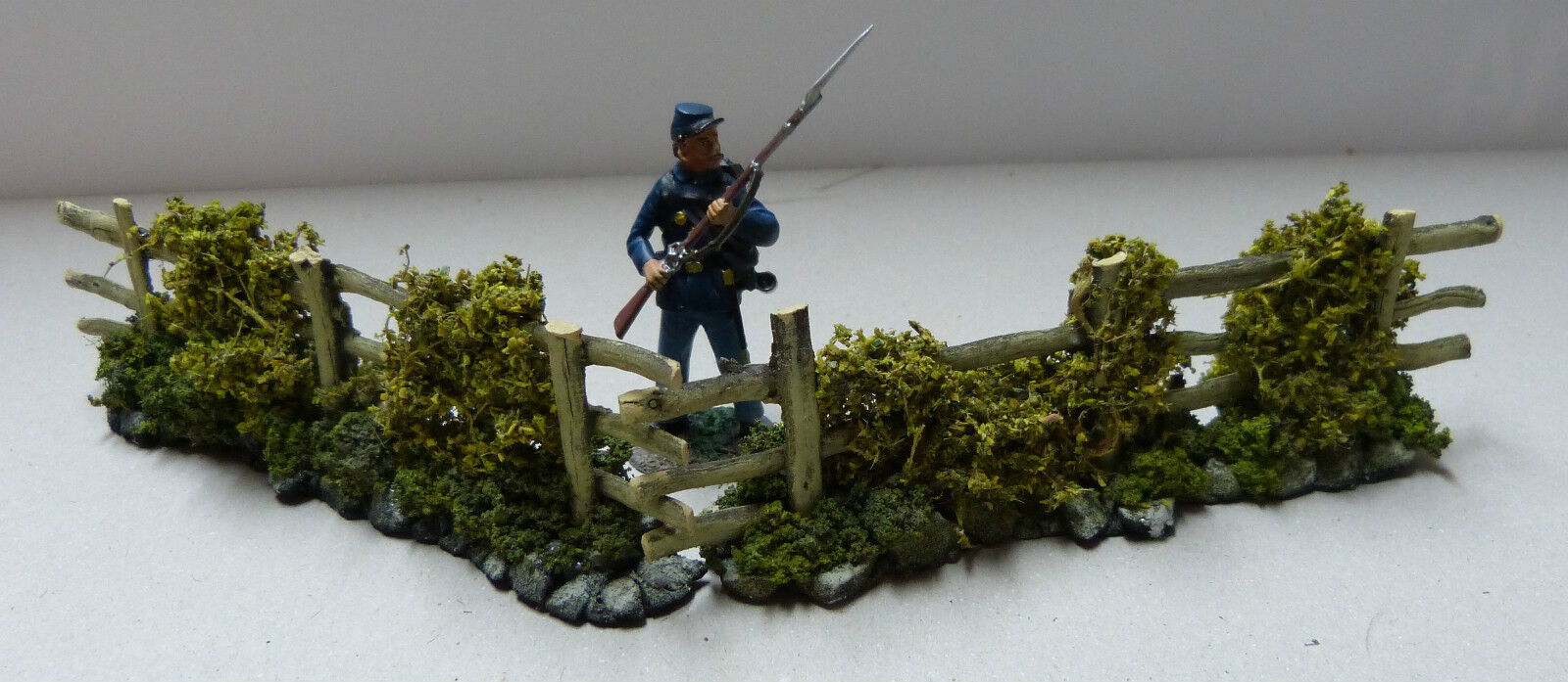 JG Miniatures Diorama Accessories, C14, Fence with Hedge, 1/32, 1/35, Hedge Sections