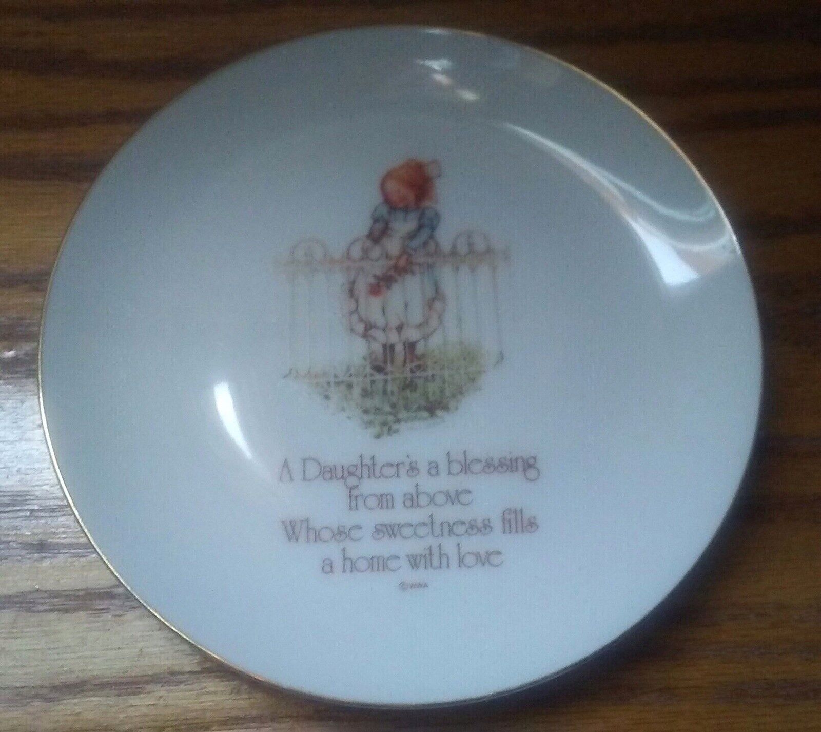 Lasting Memories, Collectible, Holly Hobby, Genuine Porcelain Plate