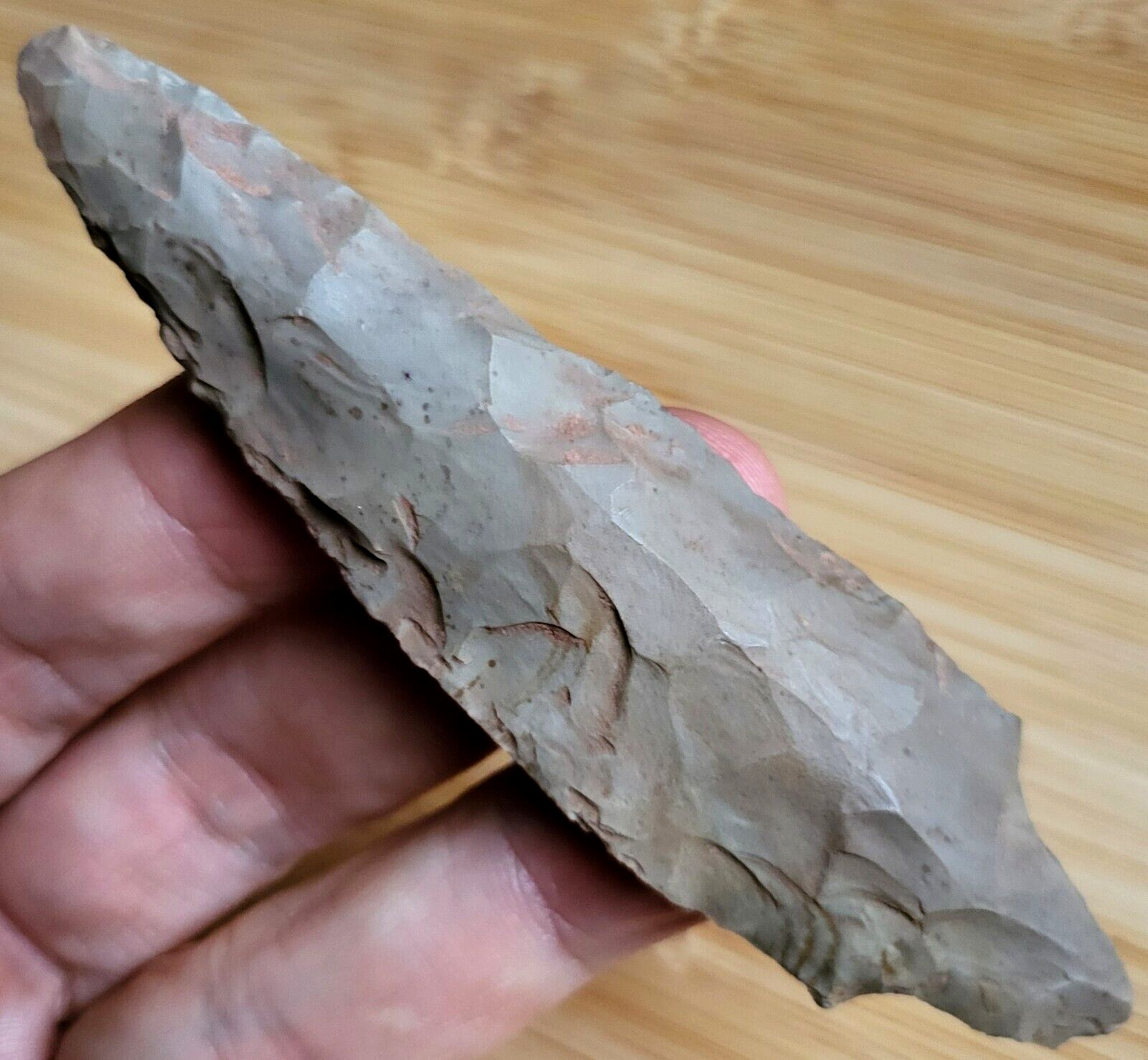 PREHISTORIC - NATIVE AMERICAN ARROWHEAD - AUTHENTIC - 4 INCHES LONG - TENNESSEE